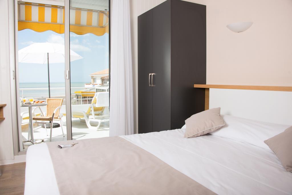 Hotel Les Dunes Ла-Транш-сюр-Мер Экстерьер фото